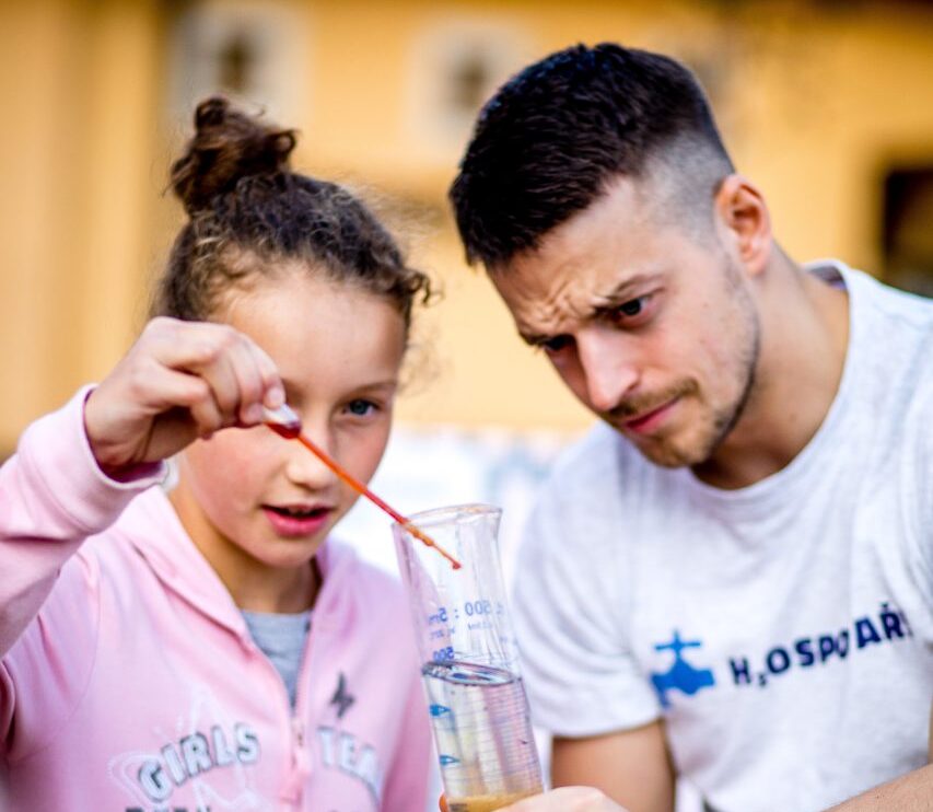 HOSPODÁŘI NA ZŠ HOSTIVAŘ